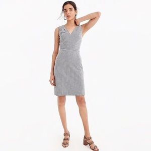 J.Crew V-Neck Seersucker Dress in Gingham Size 6